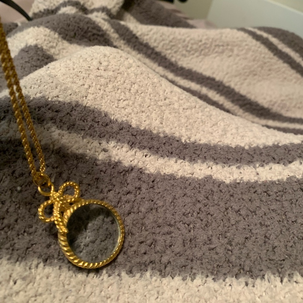 2 Magnifier necklaces JoanRivers retired gold tone, silver tone new & unmarked - Picture 6 of 8